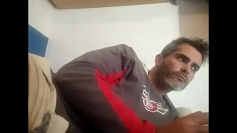 Snapshot of c0llinfarrell chatting on 01.06.25 Collin Farrel online show from 01.06.25