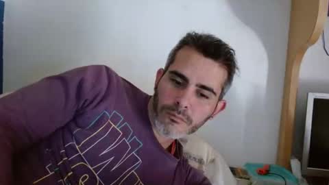 Snapshot of c0llinfarrell chatting on 01.19.25 Collin Farrel online show from 01.19.25