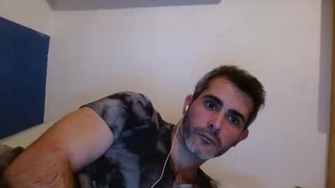Snapshot of c0llinfarrell chatting on 02.02.25 Collin Farrel online show from 02.02.25