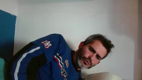 Snapshot of c0llinfarrell chatting on 02.13.25 Collin Farrel online show from 02.13.25