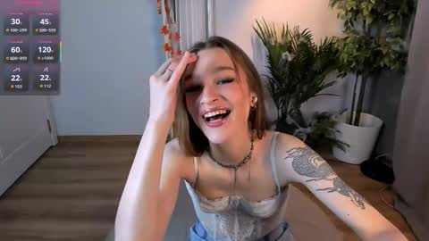 Snapshot of c_moonie_ chatting on 10.28.25 Polly online show from 10.28.25