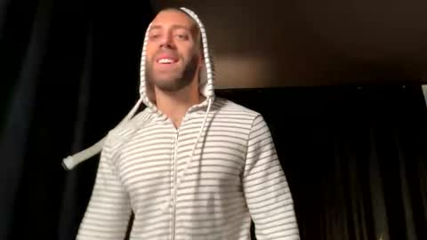 Snapshot of c_o_n_q_u_e_r chatting on 09.27.25 CQ online show from 09.27.25