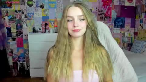 Snapshot of caaandy_girl chatting on 09.25.25 Emily online show from 09.25.25