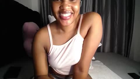 Snapshot of cadercey_kimmy01 chatting on 02.21.25 EVA online show from 02.21.25