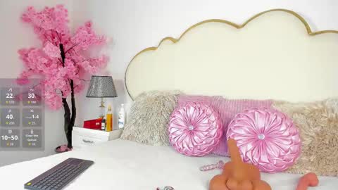 Cahitlin  online show from 10.08.25