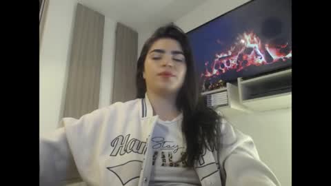 Snapshot of caitlingomez0 chatting on 05.05.26 caitlingomez0 online show from 05.05.26