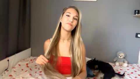 Snapshot of caitlinmorgenroth chatting on 10.20.25 Kate online show from 10.20.25