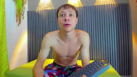 Snapshot of caleb_evvans chatting on 11.01.25 caleb online show from 11.01.25