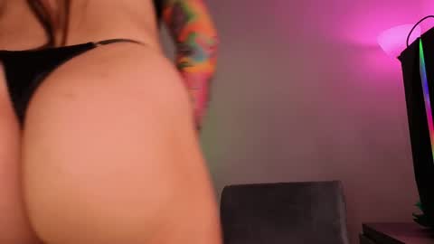         MON - FRI 7  pm - 12 am  online show from 04.19.26