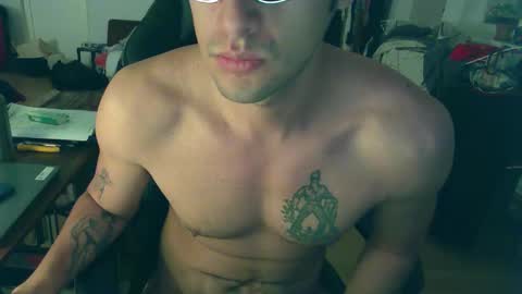 calientecalientee online show from 10.03.25