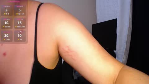 Snapshot of caliope_goddess1 chatting on 09.26.25 caliope_goddess1 online show from 09.26.25