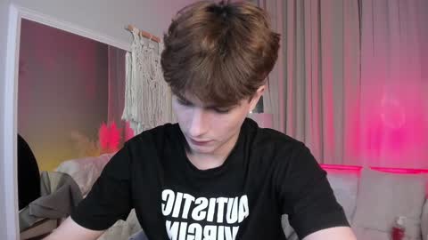Snapshot of call__me_leo chatting on 12.08.24 Call me Leo online show from 12.08.24