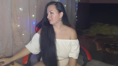 Snapshot of call_me_shaya chatting on 11.13.25 Shaya online show from 11.13.25