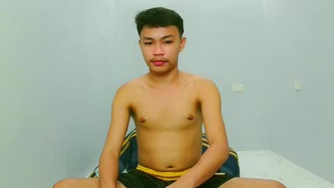 Snapshot of callmebabyceejay_ chatting on 04.11.26 Ceejay online show from 04.11.26