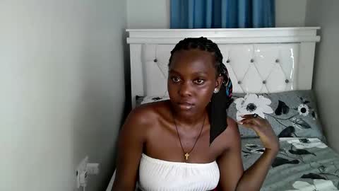 Snapshot of callmemonday chatting on 09.19.25 Monday online show from 09.19.25