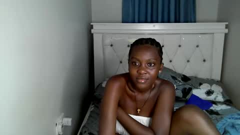 Snapshot of callmemonday chatting on 09.19.25 Monday online show from 09.19.25