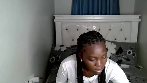 Snapshot of callmemonday chatting on 09.23.25 Monday online show from 09.23.25