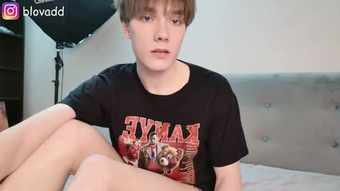 Snapshot of callmenineoneseven chatting on 02.12.26 Nick online show from 02.12.26