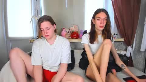 Snapshot of calvin_kevin_grem chatting on 10.19.25 Calvin Kevin Grem online show from 10.19.25