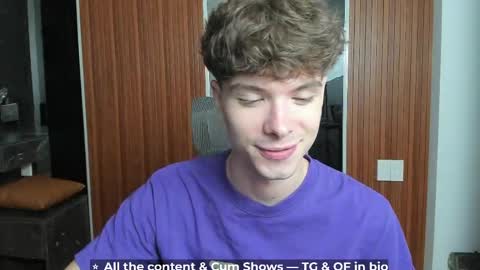 Hey I am Calvin  online show from 04.08.26