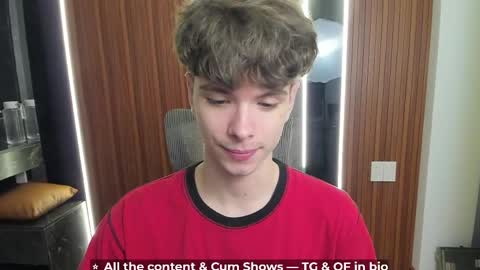 Hey I am Calvin  online show from 04.14.26