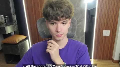 Snapshot of calvin_loves_you chatting on 04.19.26 Hey I am Calvin online show from 04.19.26