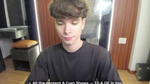 Snapshot of calvin_loves_you chatting on 04.29.26 Hey I am Calvin online show from 04.29.26