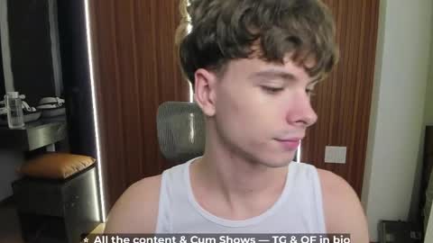 Snapshot of calvin_loves_you chatting on 05.10.26 Hey I am Calvin online show from 05.10.26