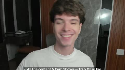 Snapshot of calvin_loves_you chatting on 05.16.26 Hey I am Calvin online show from 05.16.26
