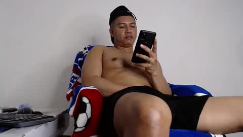 Snapshot of calvinhotlatino chatting on 12.22.24 calvinhotlatino online show from 12.22.24