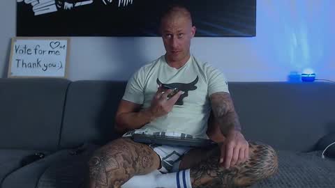 Calvin  online show from 12.02.24