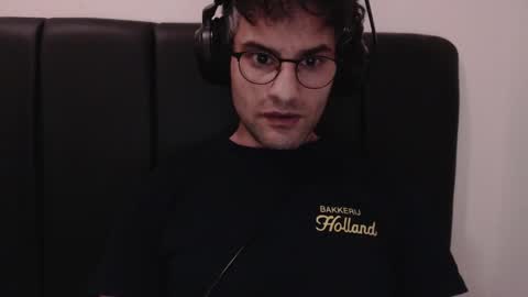 Snapshot of calvinjohnlad chatting on 12.18.24 Calvinjohnlad online show from 12.18.24