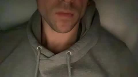 Snapshot of calvinzz chatting on 11.17.25 calvinzz online show from 11.17.25