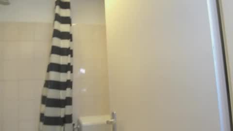 Snapshot of camahappy chatting on 11.29.25 Dick Grand online show from 11.29.25