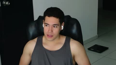 Snapshot of camara110 chatting on 06.25.26 camara110 online show from 06.25.26