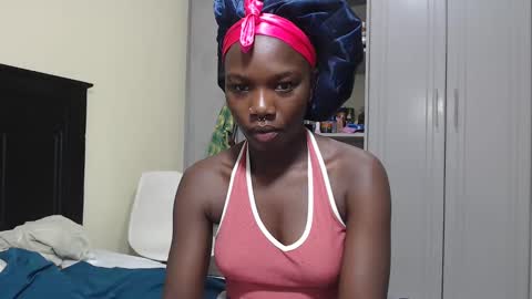 Snapshot of camclit chatting on 12.02.24 Princess online show from 12.02.24