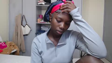 Snapshot of camclit chatting on 12.29.24 Princess online show from 12.29.24