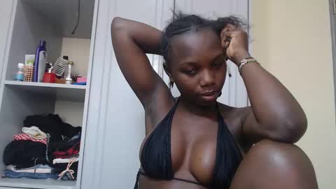 Snapshot of camclit chatting on 02.28.25 Princess online show from 02.28.25