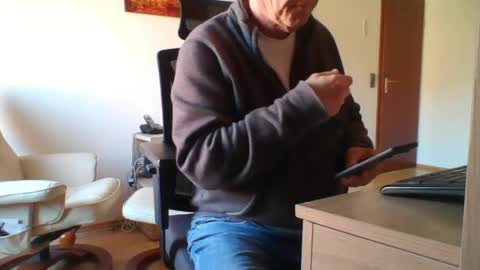 camcologne online show from 04.22.26