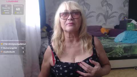 CamDiva1 online show from 11.02.25