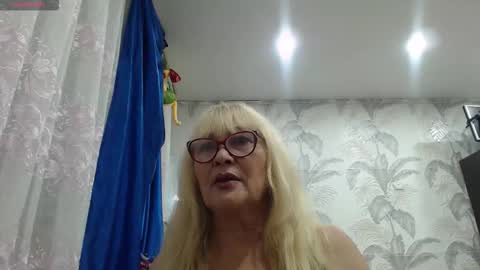 CamDiva1 online show from 11.17.25