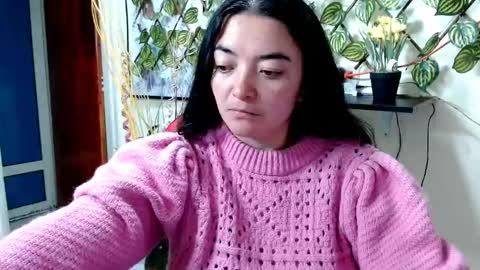 Snapshot of cameliasaenz chatting on 01.29.25 camelia online show from 01.29.25