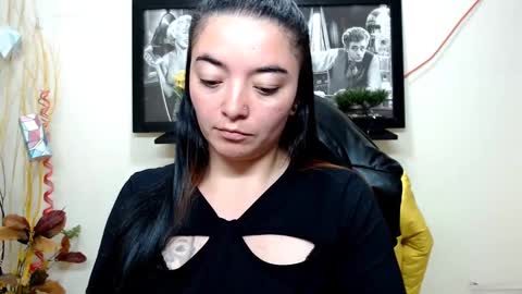 Snapshot of cameliasaenz chatting on 02.06.25 camelia online show from 02.06.25