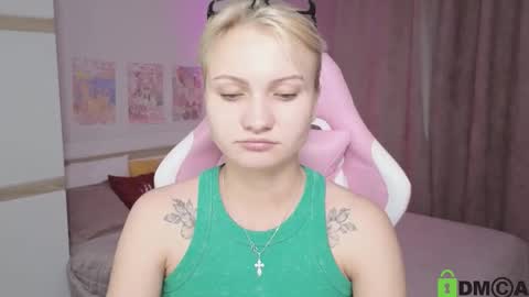 Cameron online show from 09.10.25