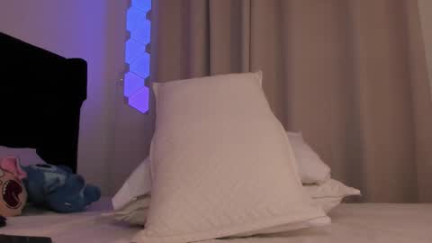 Cameron online show from 11.14.25