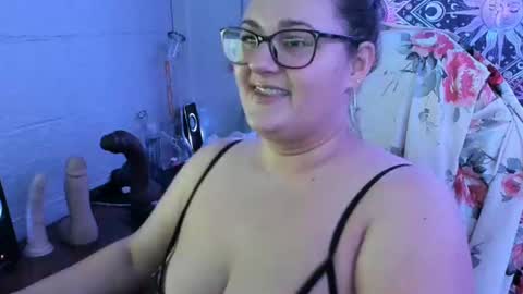 Snapshot of camieray92 chatting on 12.30.24 Camie Ray online show from 12.30.24