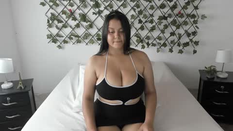 Snapshot of camihotboobs chatting on 01.14.25 camihotboobs online show from 01.14.25