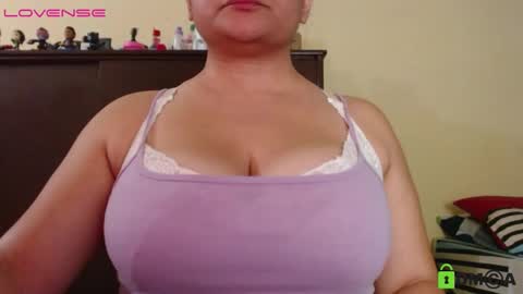 Snapshot of camiilahotxxx chatting on 12.12.24 Camila online show from 12.12.24