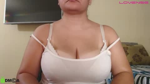 Snapshot of camiilahotxxx chatting on 09.09.25 Camila online show from 09.09.25