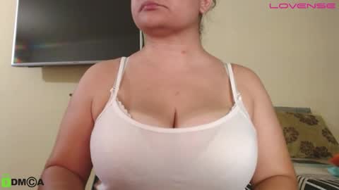 Snapshot of camiilahotxxx chatting on 09.20.25 Camila online show from 09.20.25